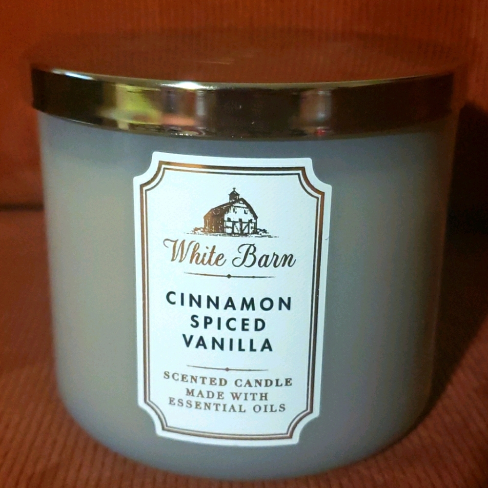 *2 for $40* Bath & Bodyworks Cinnamon Spiced Vanilla Candle